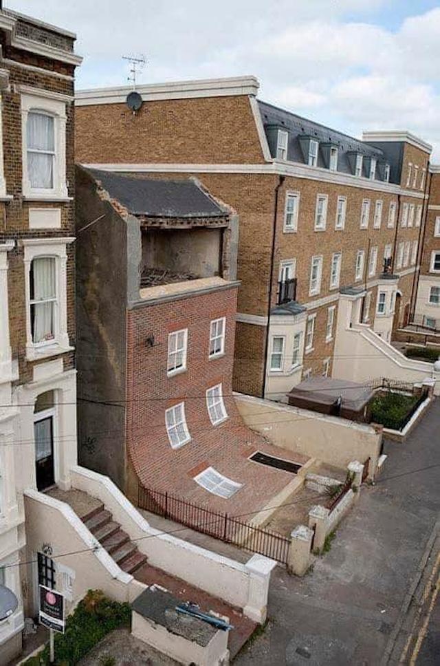 The Sliding Facade House in Margate: A Modern Art Marvel